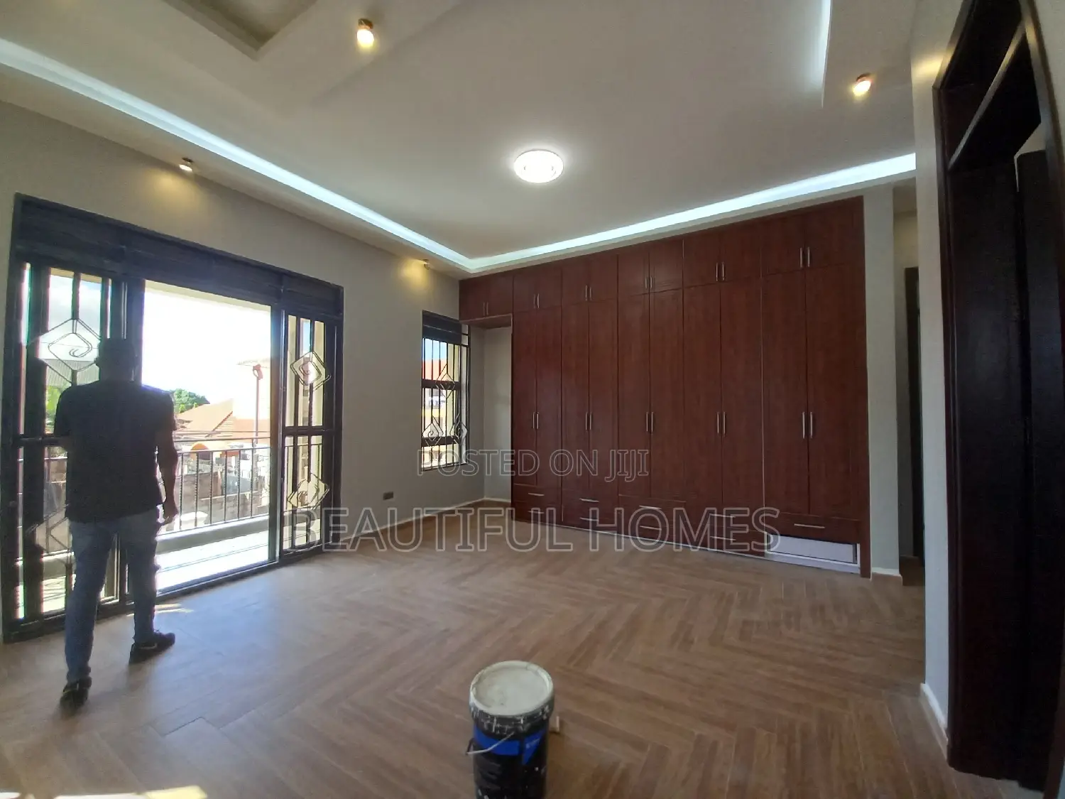 Furnished 5bdrm Mansion in Kira for sale in Kira