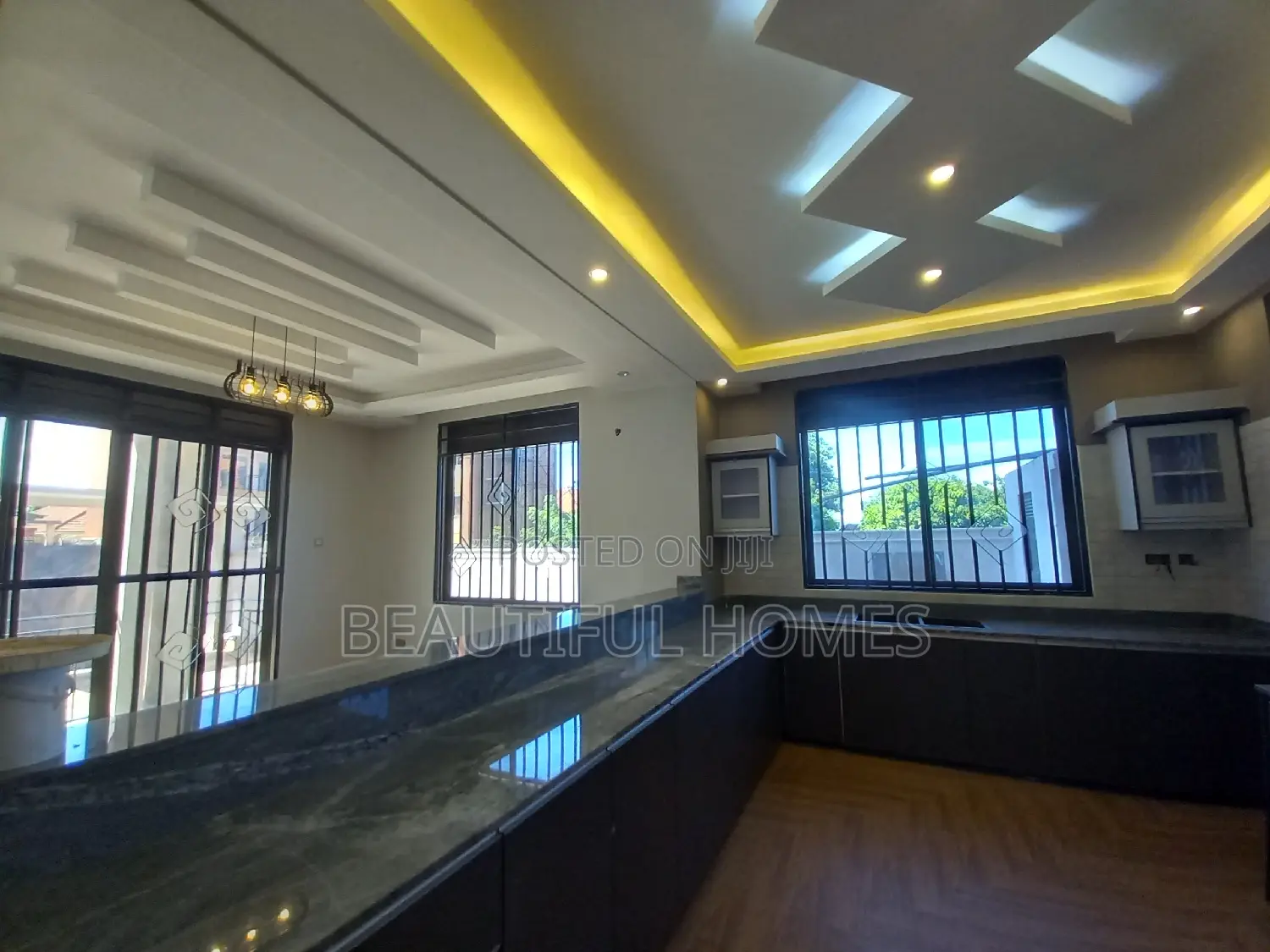 Furnished 5bdrm Mansion in Kira for sale in Kira
