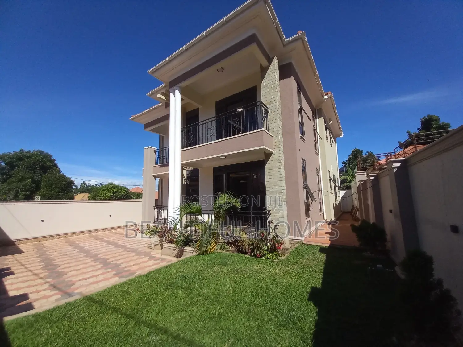 Furnished 5bdrm Duplex in Kira for sale in Kira