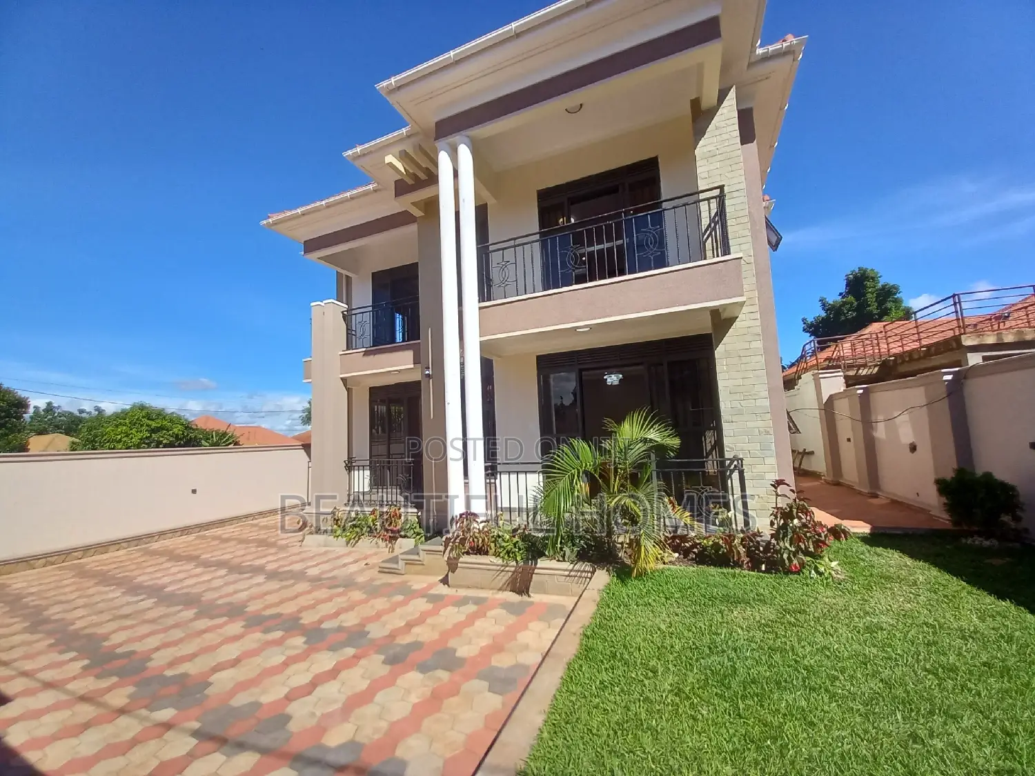 Furnished 5bdrm Duplex in Kira for sale in Kira