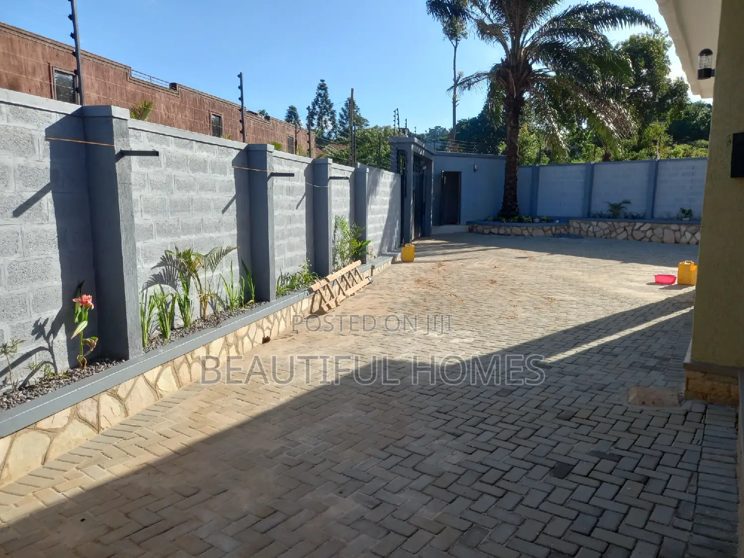 Furnished 4bdrm Bungalow in Kisaasi, Nakawa for sale in Nakawa