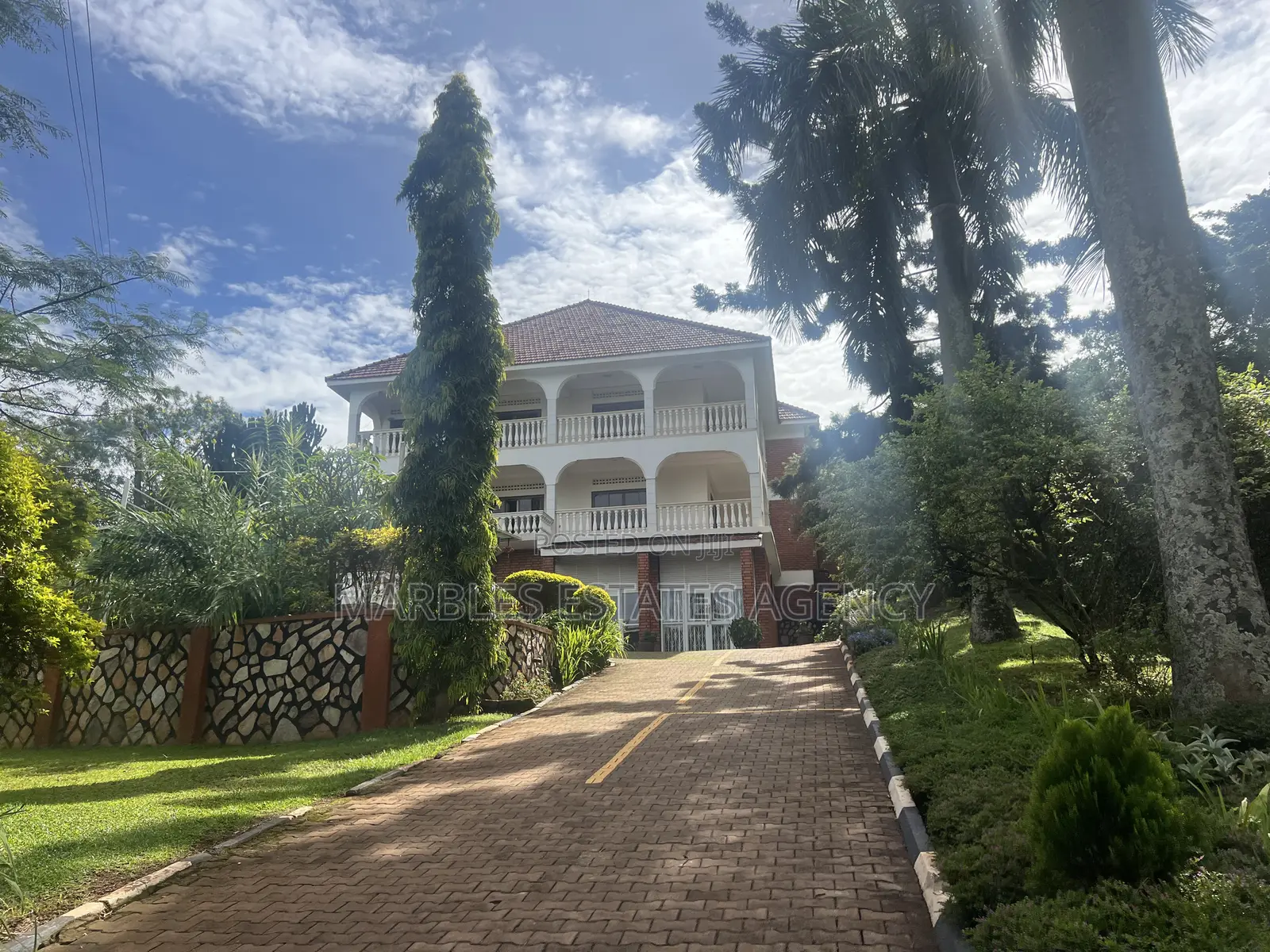 10bdrm House in Mbuya, Central Division for rent in Central Division