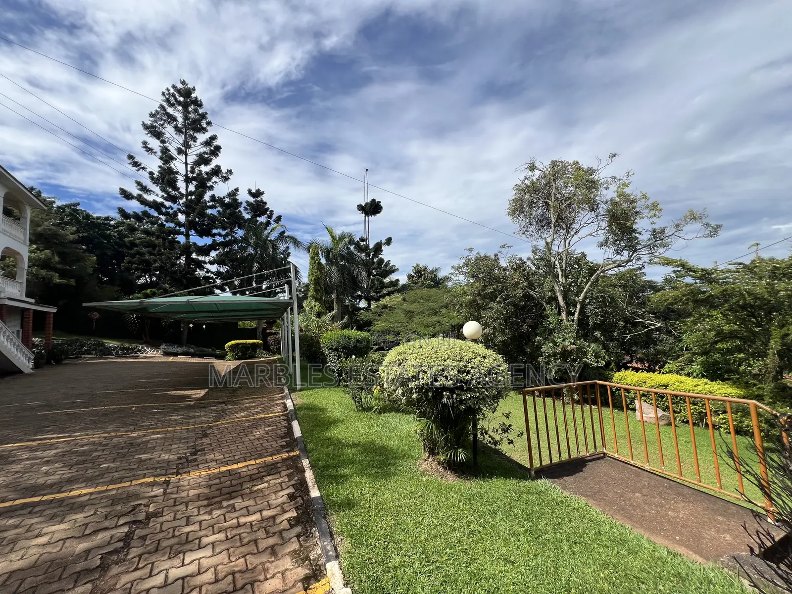 10bdrm House in Mbuya, Central Division for rent in Central Division