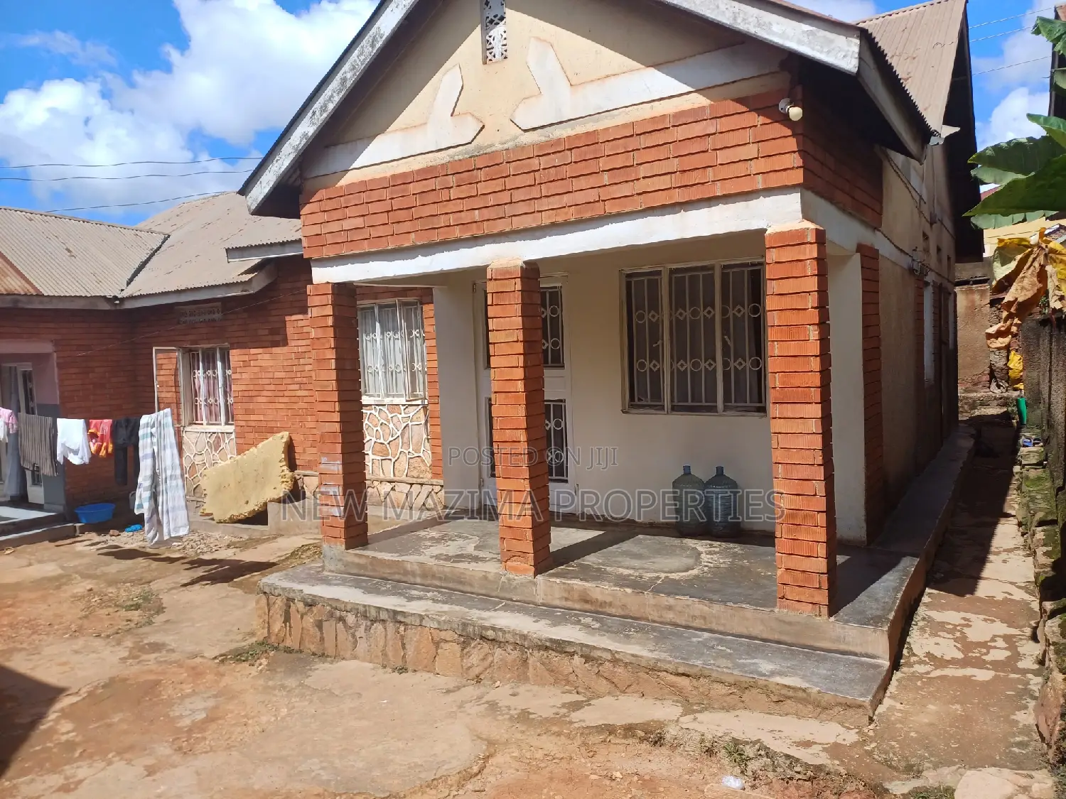 4bdrm House in Makindye Boston, Division A for sale in Division A