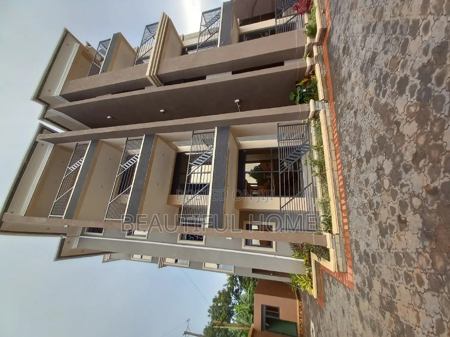 Furnished 3bdrm Block of Flats in Kisaasi Near, Central Division in Central Division