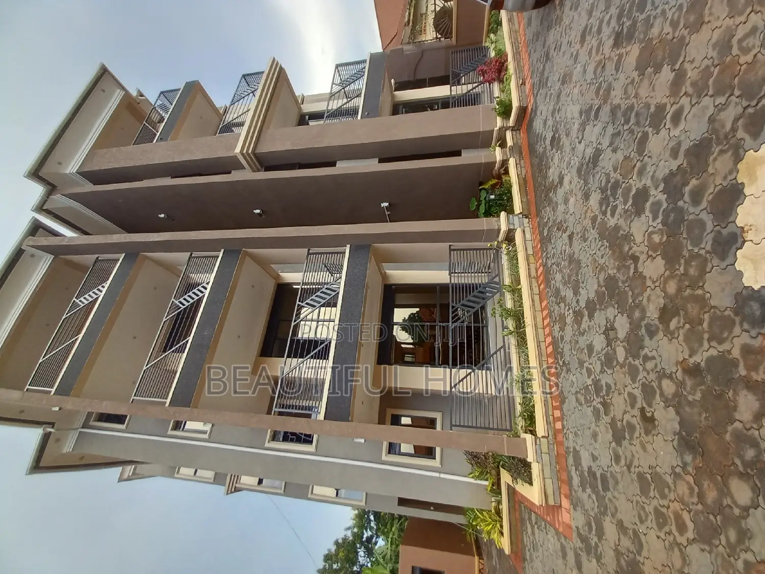 Furnished 3bdrm Block of Flats in Kisaasi Near, Central Division in Central Division