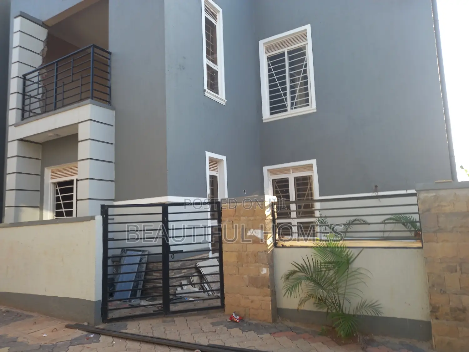 Furnished 4bdrm Duplex in Kira All Tarmack, Central Division for sale in Central Division