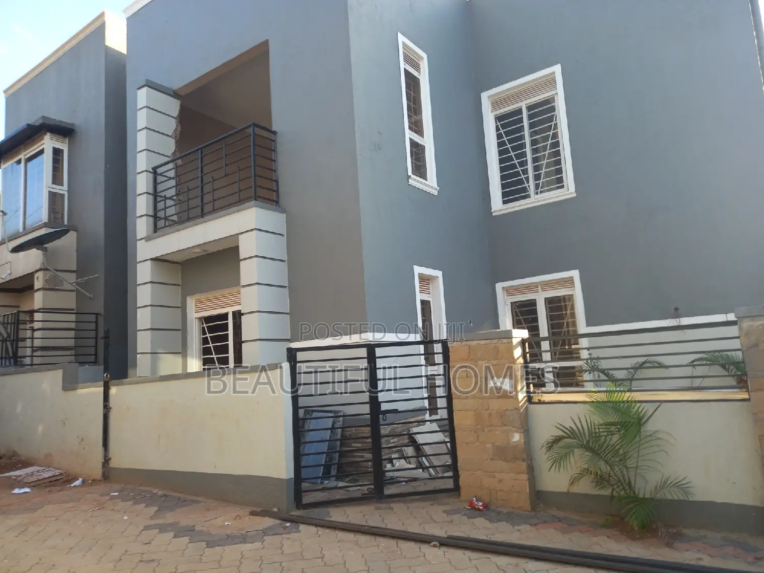 Furnished 4bdrm Duplex in Kira All Tarmack, Central Division for sale in Central Division