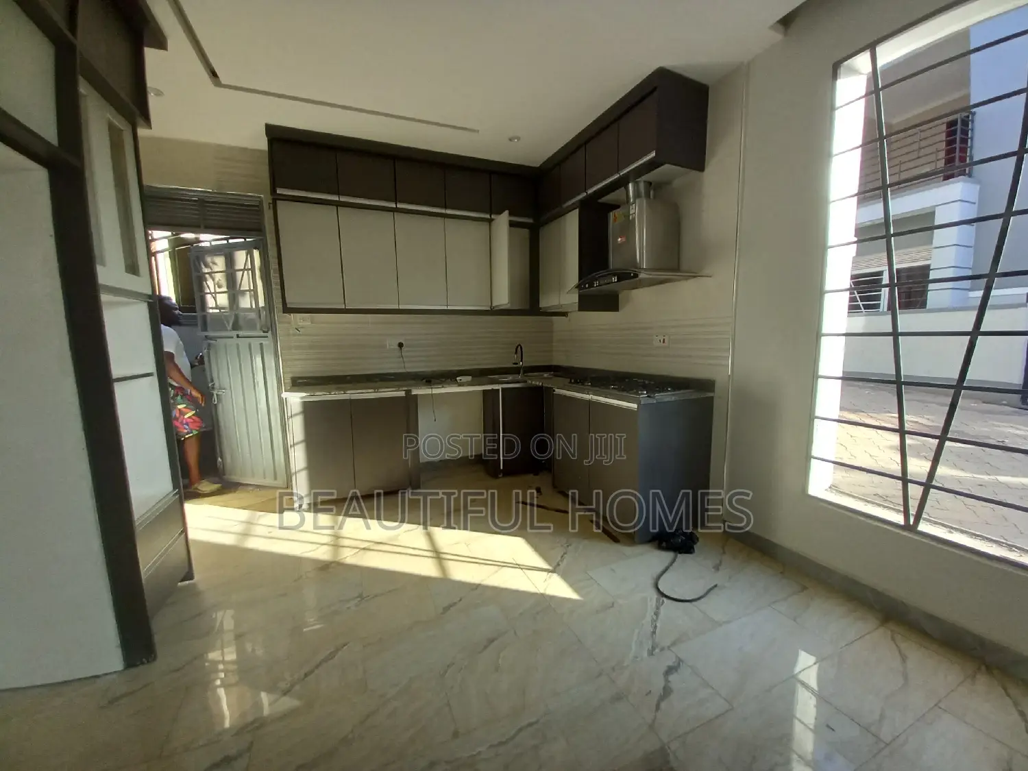 Furnished 4bdrm Duplex in Kira All Tarmack, Central Division for sale in Central Division