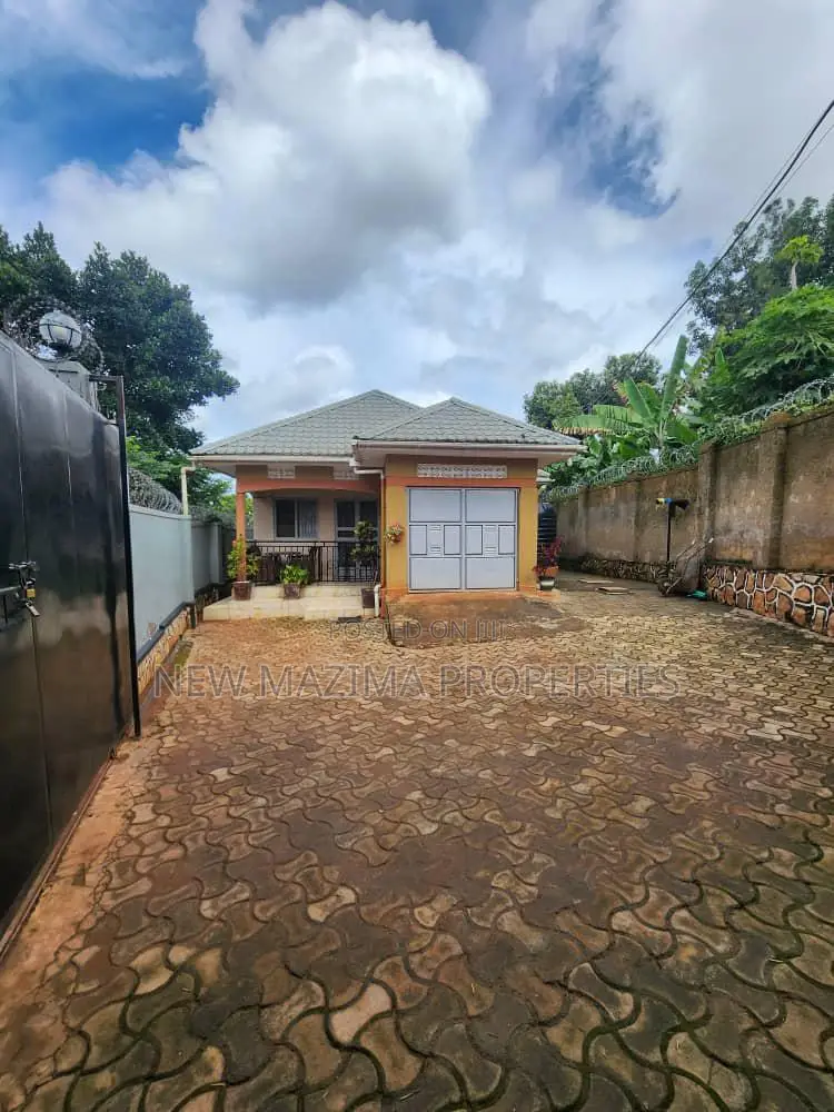 3bdrm Bungalow in Bwebajja Kitende, Division A for sale in Division A