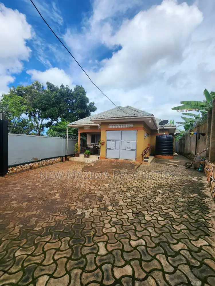 3bdrm Bungalow in Bwebajja Kitende, Division A for sale in Division A