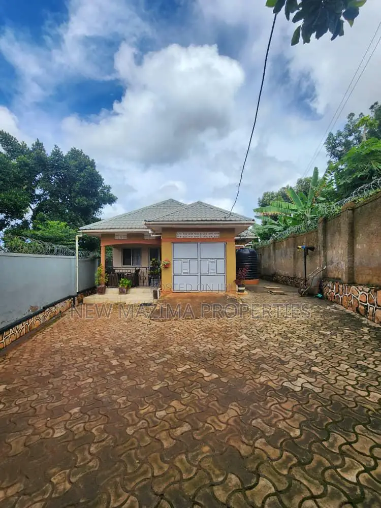3bdrm Bungalow in Bwebajja Kitende, Division A for sale in Division A