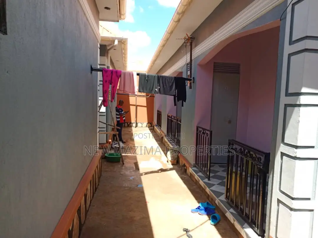 7bdrm House in Nansana Town, Division A for sale in Division A