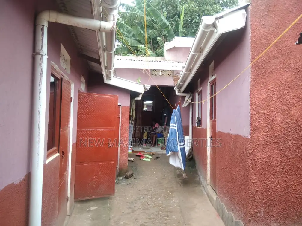 6bdrm House in Kawempe Kawanda, Division A for sale in Division A