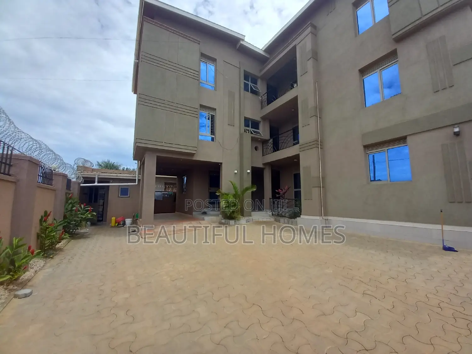 Furnished 2bdrm Apartment in Kyaliwajjara, Central Division for sale in Central Division