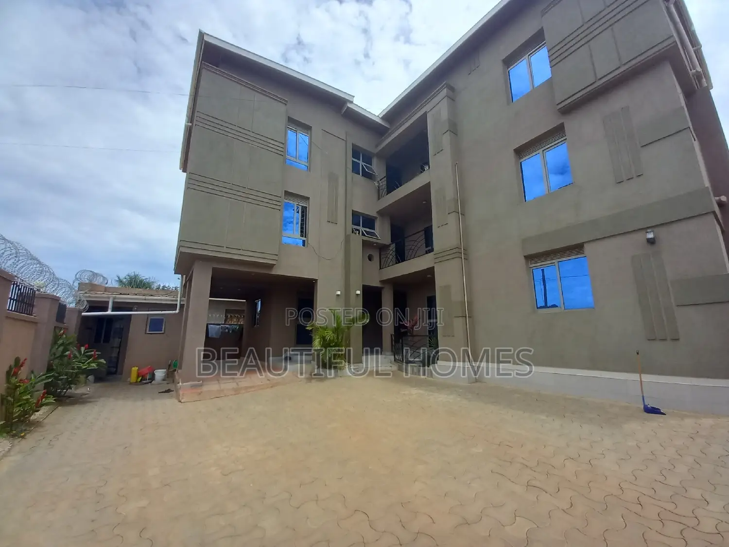 Furnished 2bdrm Apartment in Kyaliwajjara, Central Division for sale in Central Division