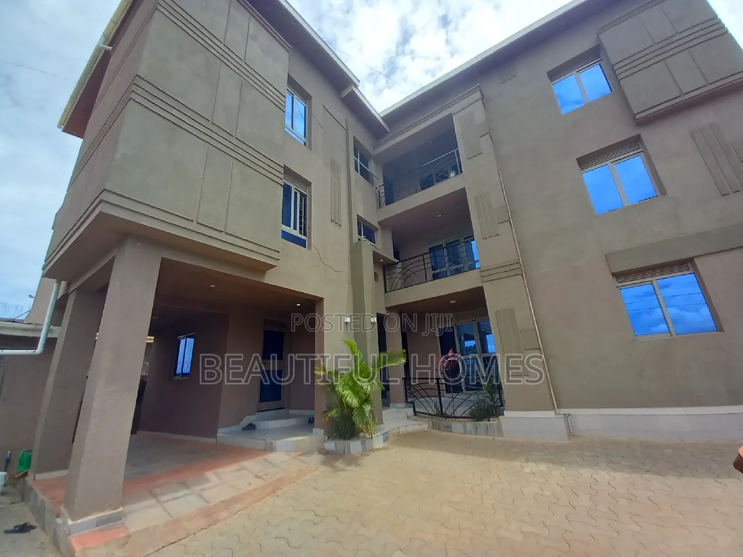 Furnished 2bdrm Apartment in Kyaliwajjara, Central Division for sale in Central Division