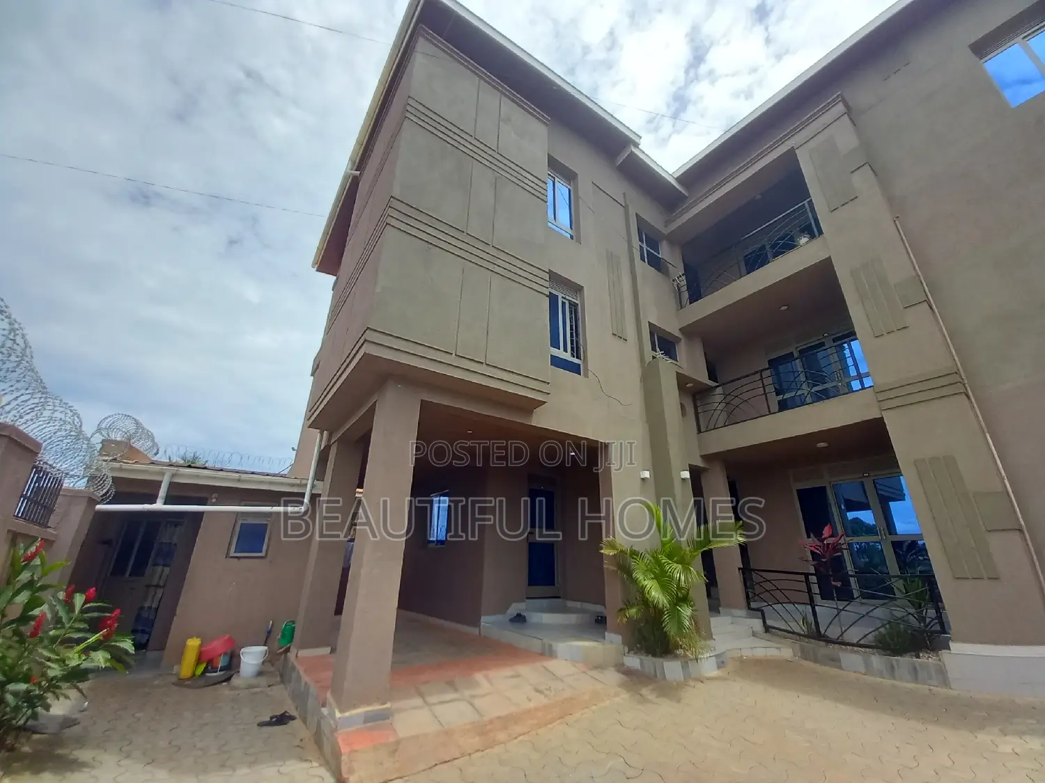 Furnished 2bdrm Apartment in Kyaliwajjara, Central Division for sale in Central Division