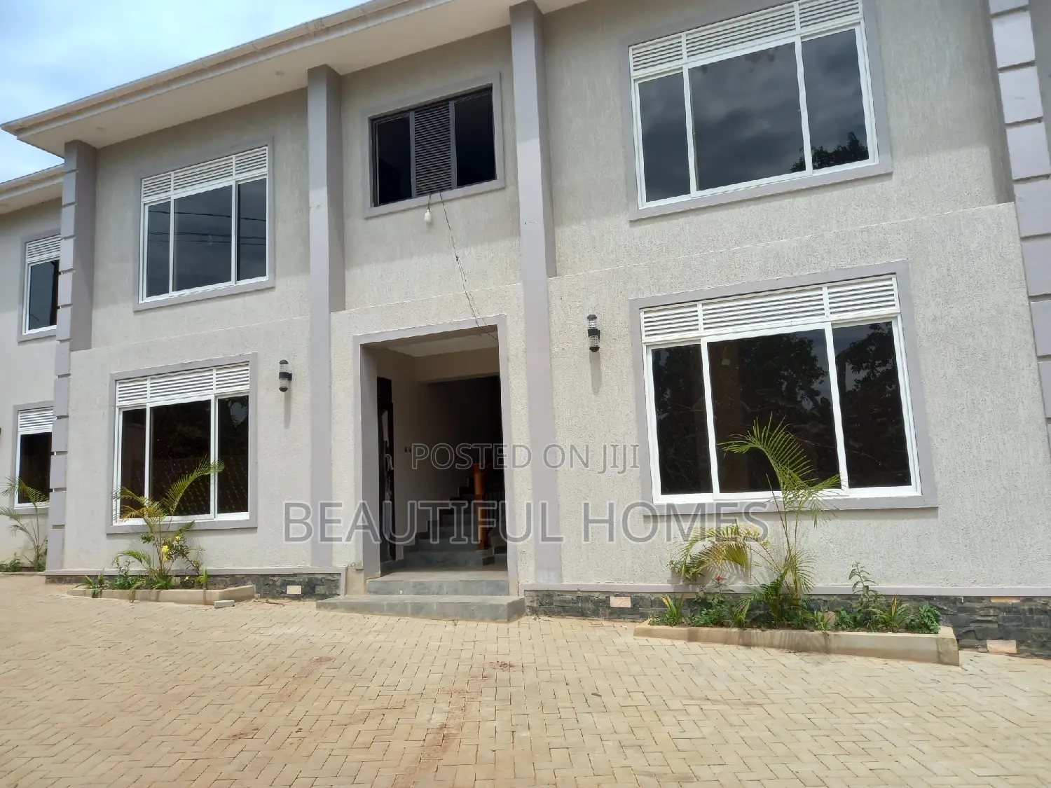 Furnished 2bdrm Block of Flats in Kira for sale in Kira