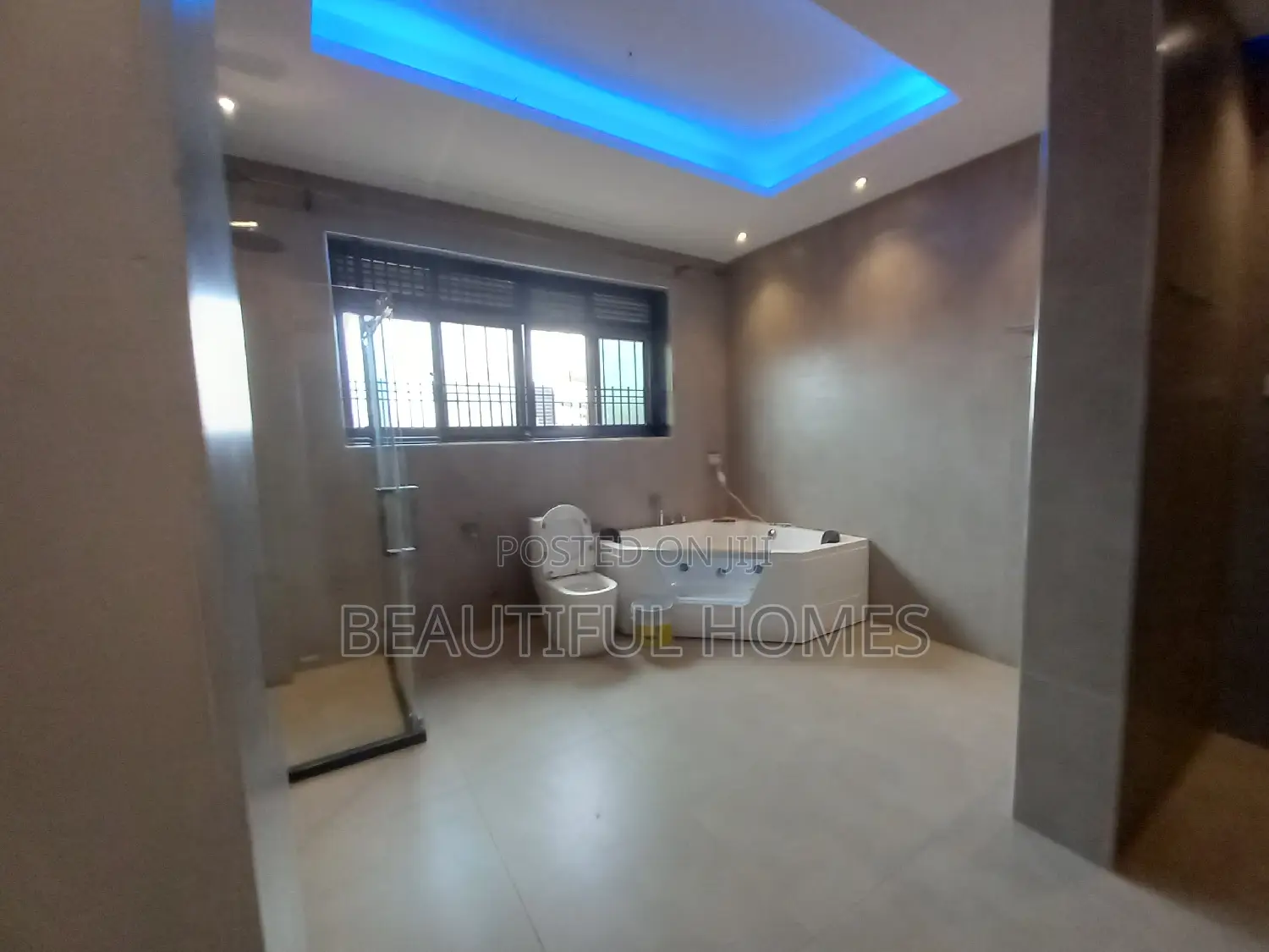Furnished 5bdrm Duplex in Kira for sale in Kira