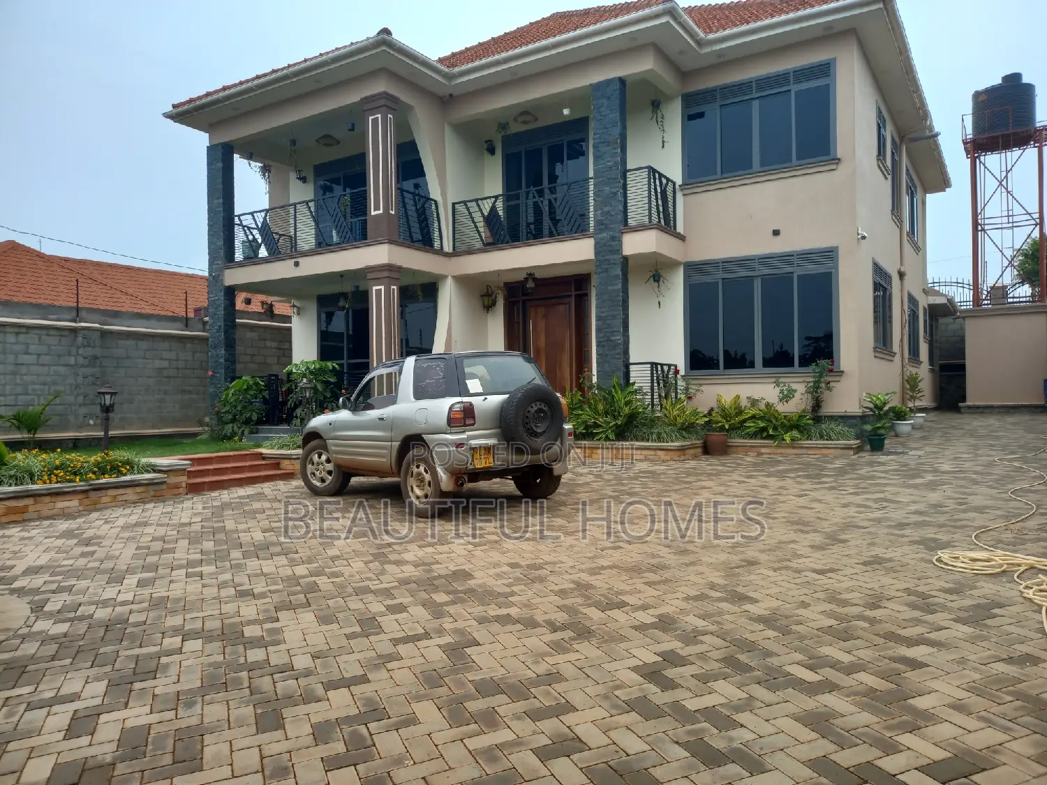 Furnished 5bdrm Duplex in Kira for sale in Kira