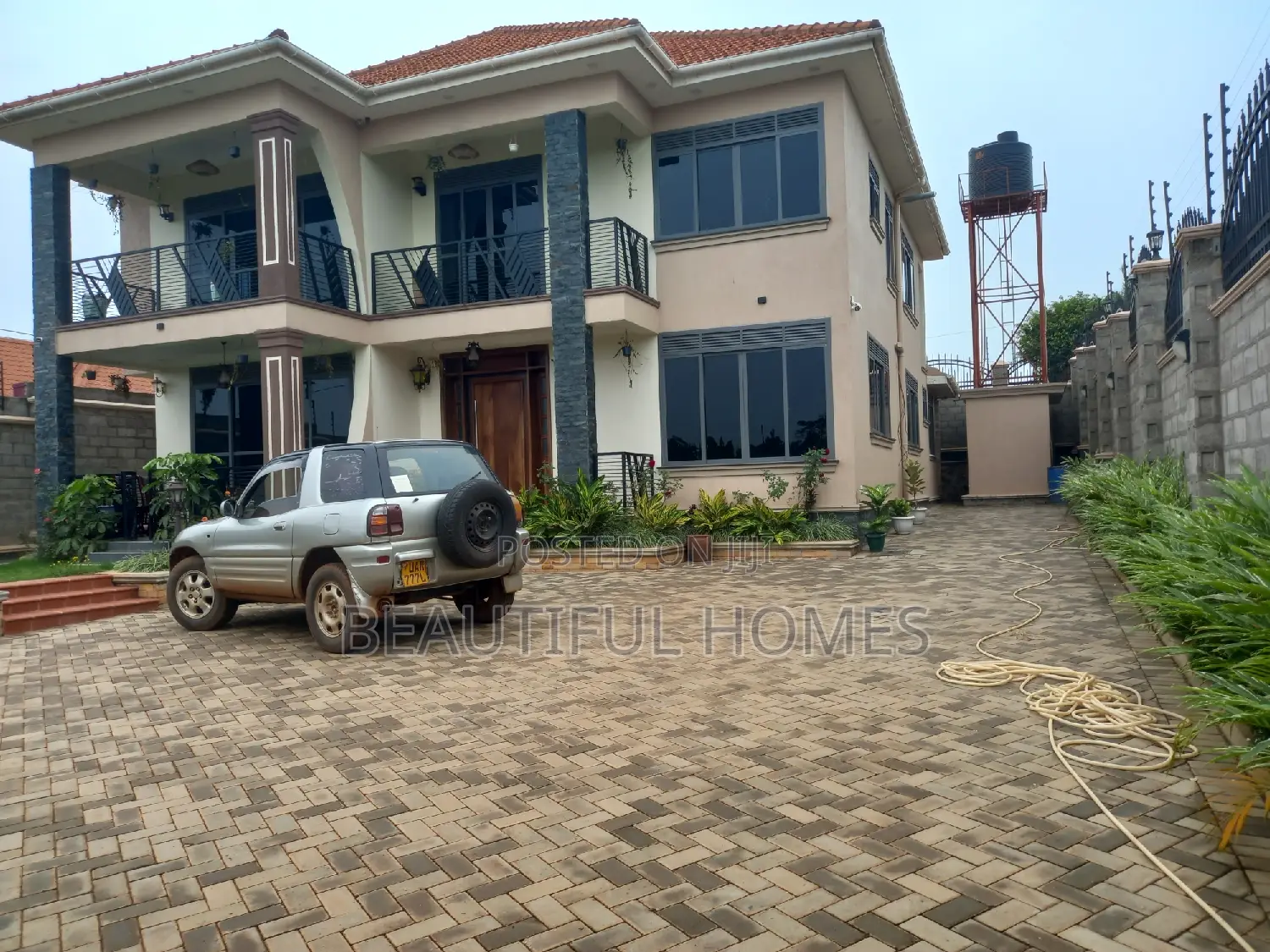 Furnished 5bdrm Duplex in Kira for sale in Kira