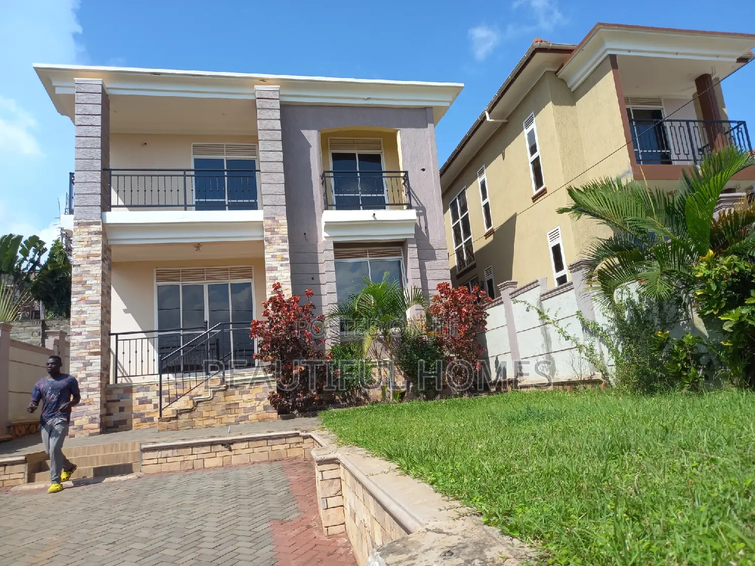 Furnished 4bdrm House in Kira Posh for sale in Kira