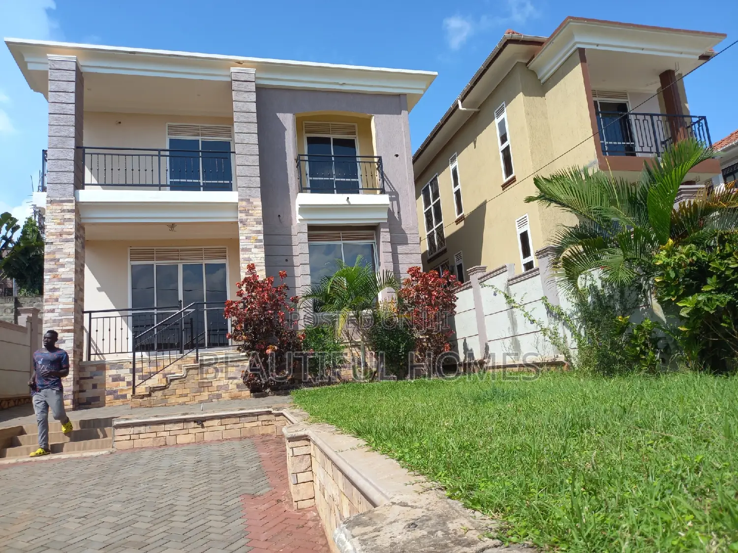 Furnished 4bdrm House in Kira Posh for sale in Kira