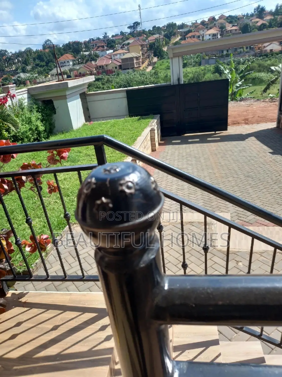 Furnished 4bdrm House in Kira Posh for sale in Kira