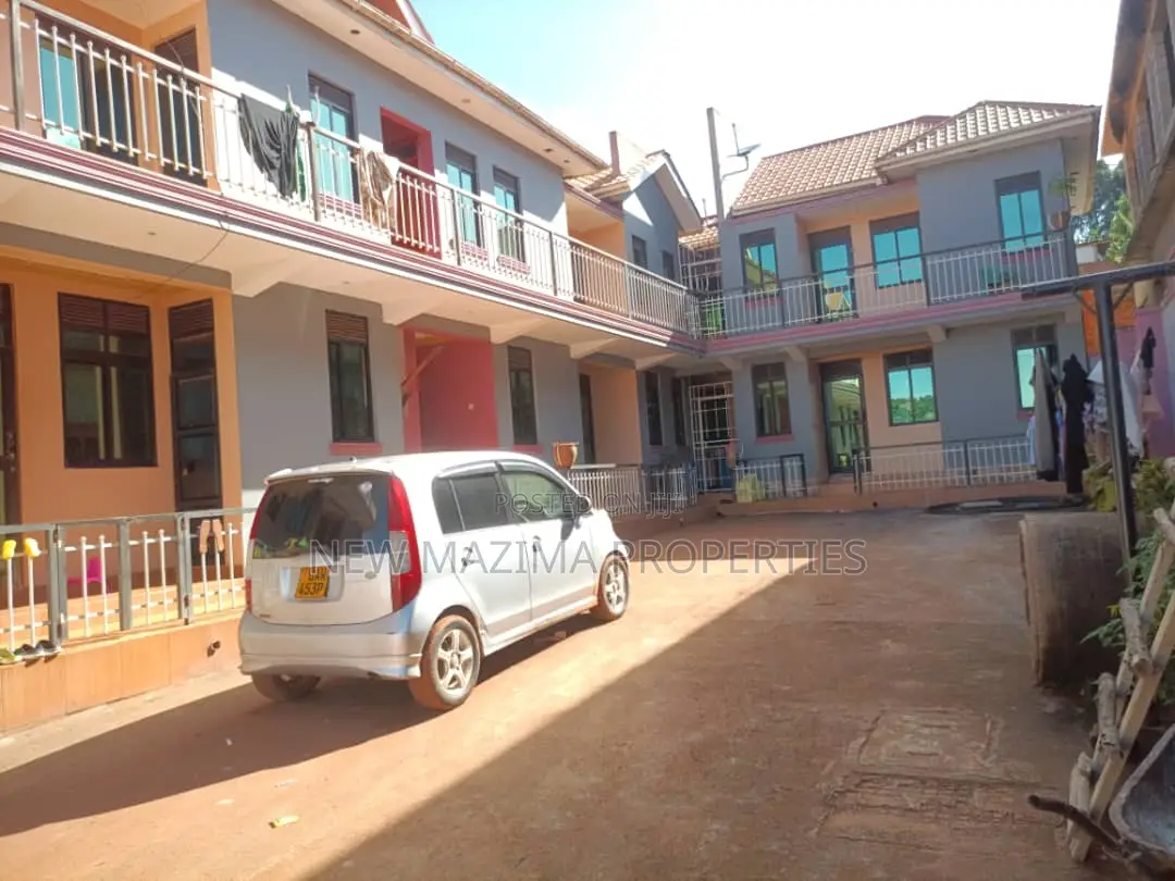 10bdrm Block of Flats in Kitende Ntebe Rd, Division A for sale in Division A