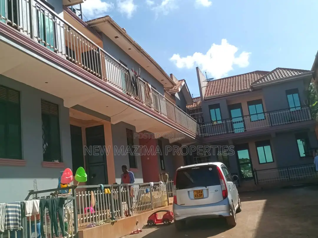 10bdrm Block of Flats in Kitende Ntebe Rd, Division A for sale in Division A