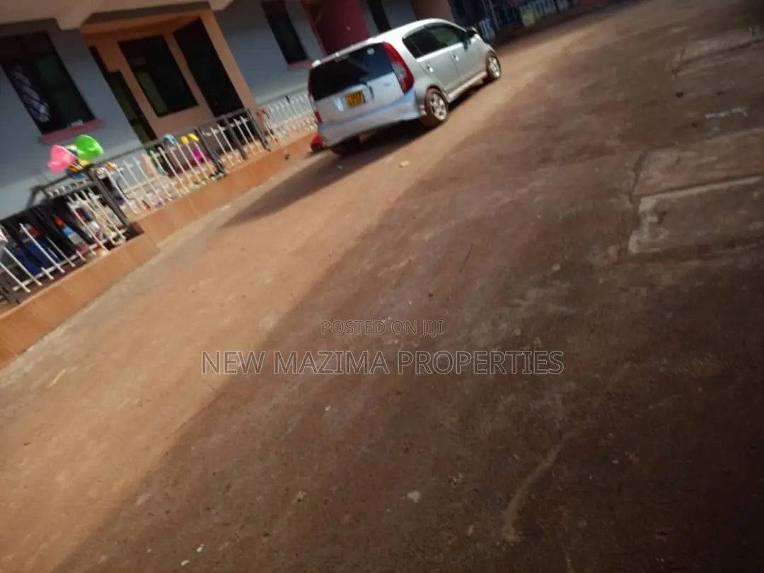 10bdrm Block of Flats in Kitende Ntebe Rd, Division A for sale in Division A