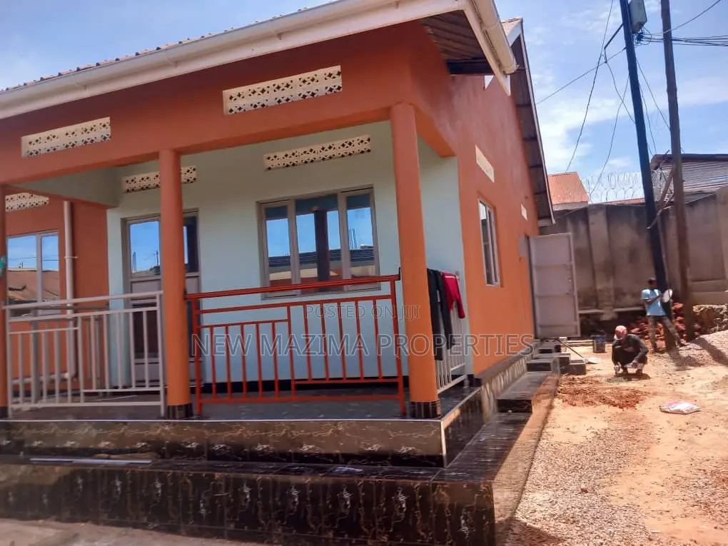 3bdrm Bungalow in Nsambya Town, Division A for rent in Division A