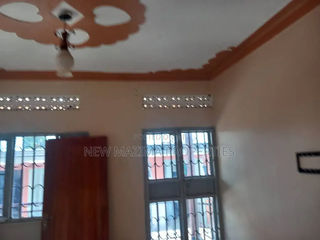 3bdrm Bungalow in Nsambya Town, Division A for rent in Division A