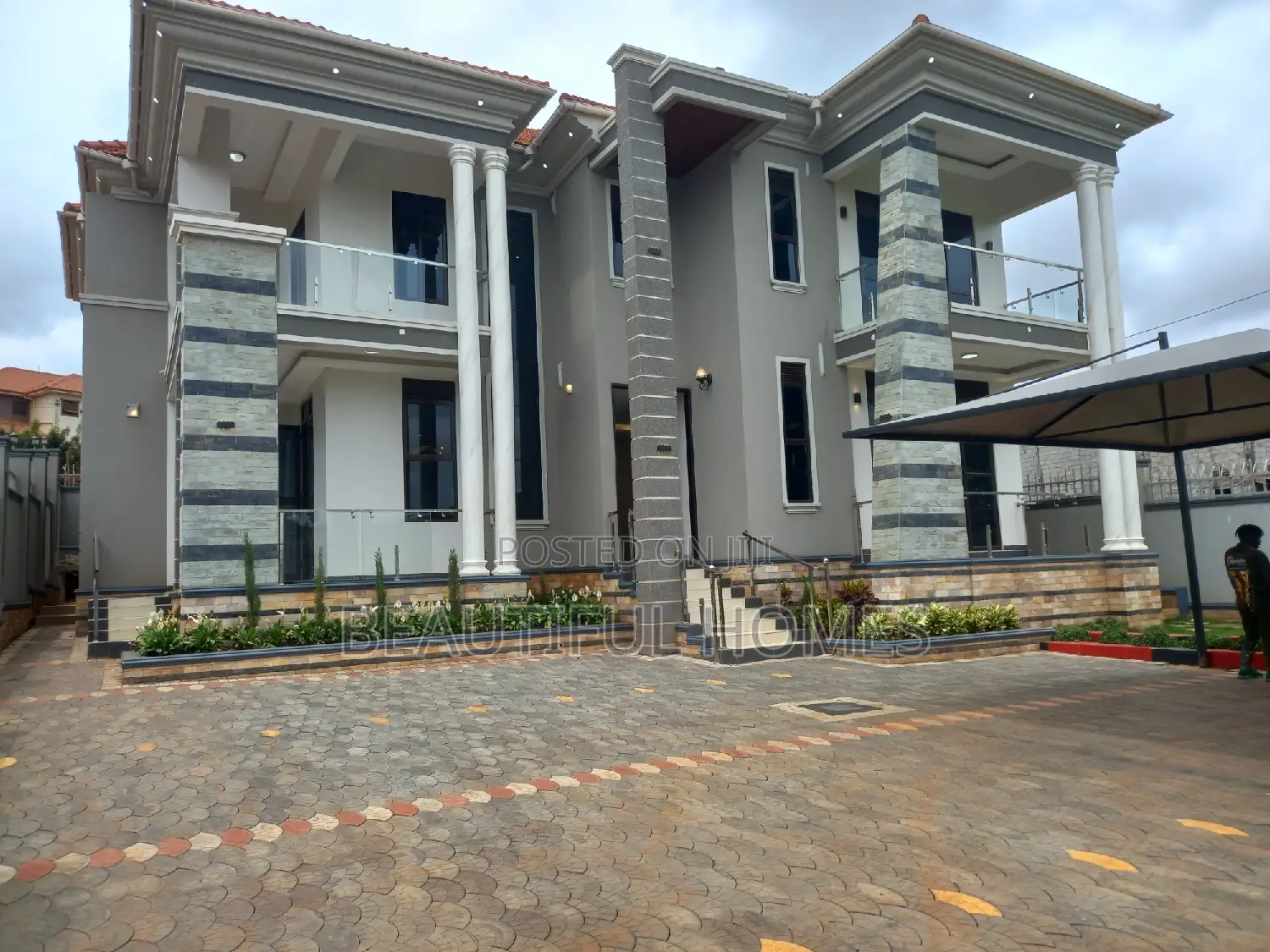 Furnished 6bdrm Duplex in Kira for sale in Kira