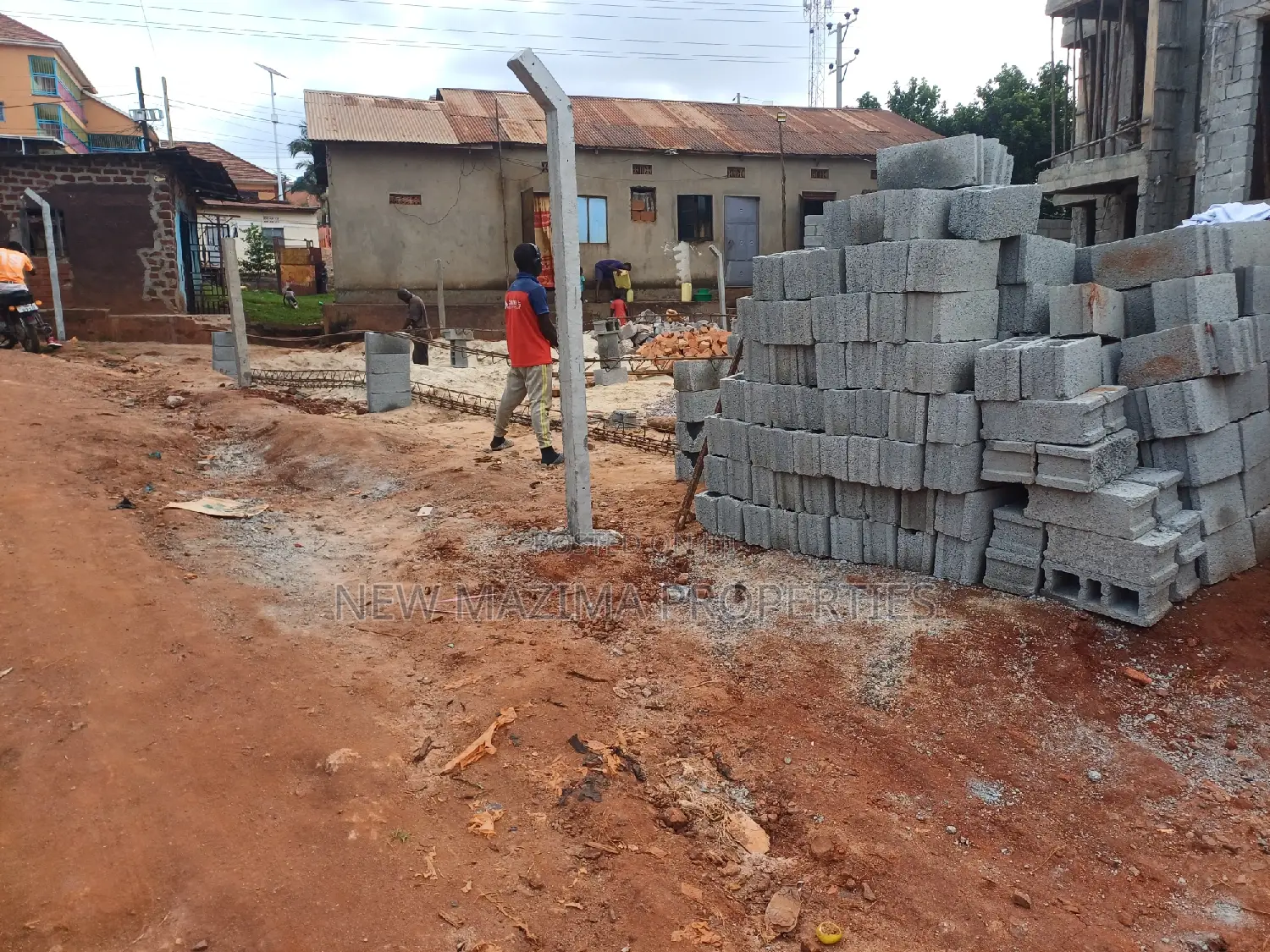 Buziga Pride Plot on Quicksale Near Main Rd Gd 4 Apartment in Division A