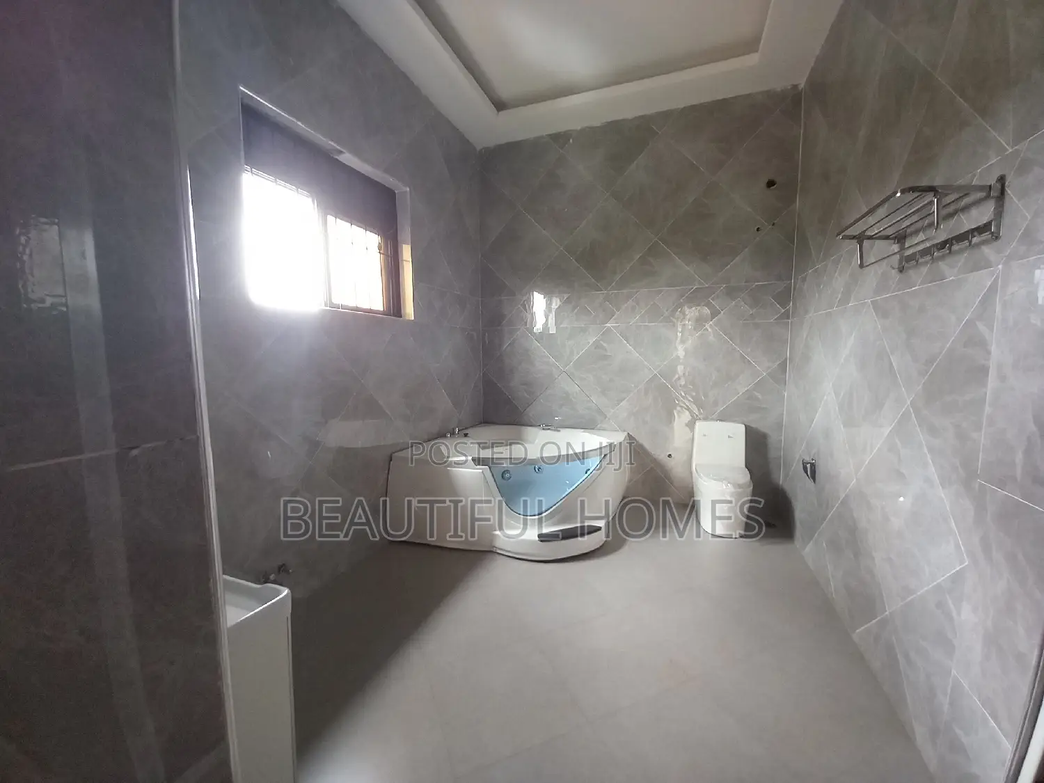 Furnished 6bdrm Mansion in Kisaasi Tarmacked, Nakawa for sale in Nakawa