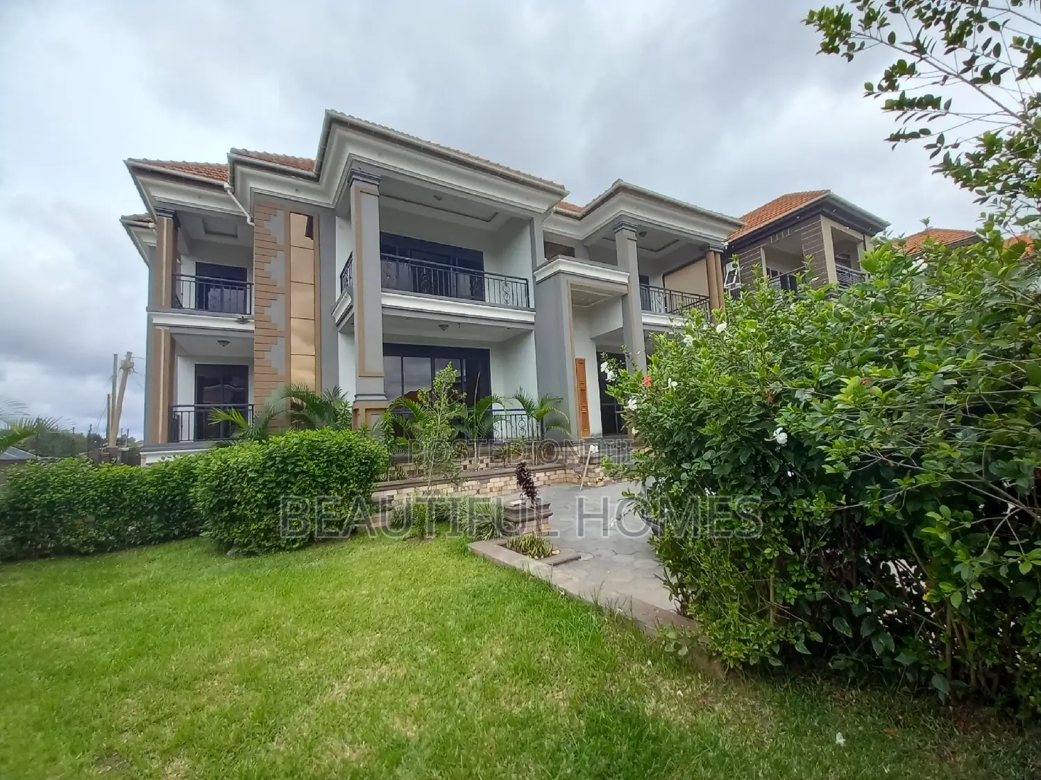 Furnished 6bdrm House in Kisaasi, Central Division for sale in Central Division