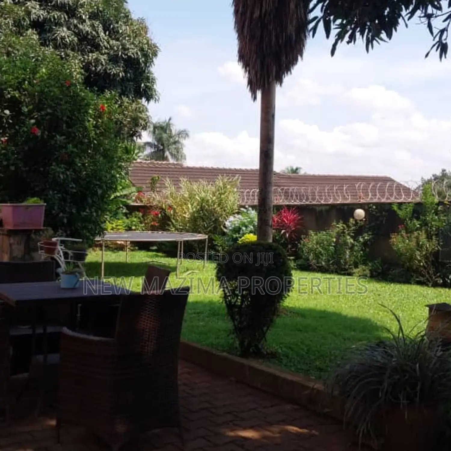 5bdrm Duplex in Makindye Kizungu, Division A for sale in Division A