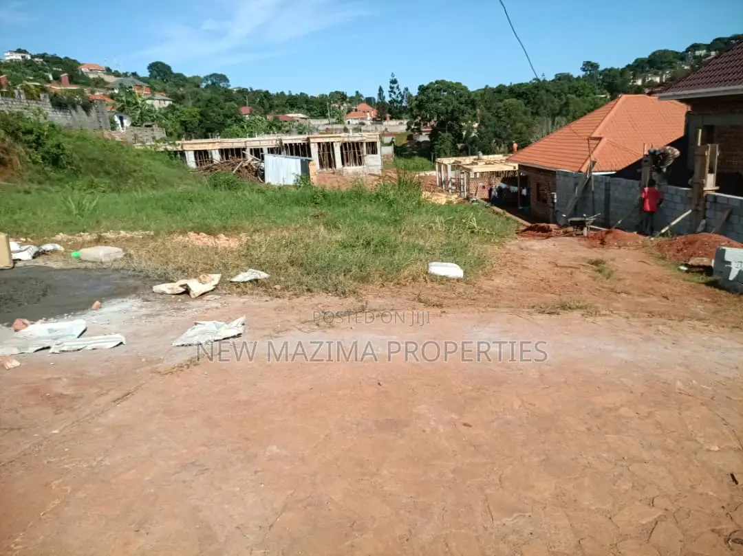 20 Decimals on Forced Sale in Heart of Bwebajja Heights in Division A