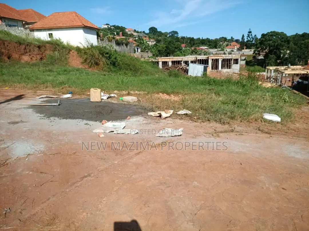 20 Decimals on Forced Sale in Heart of Bwebajja Heights in Division A