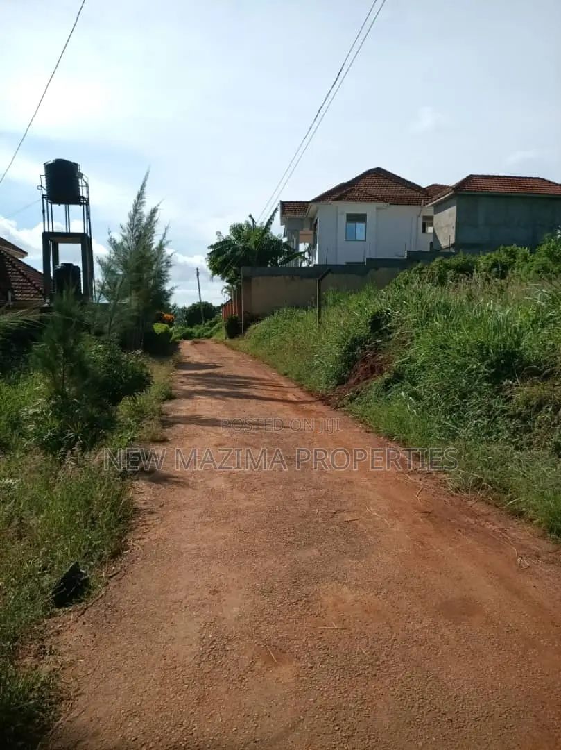20 Decimals on Forced Sale in Heart of Bwebajja Heights in Division A