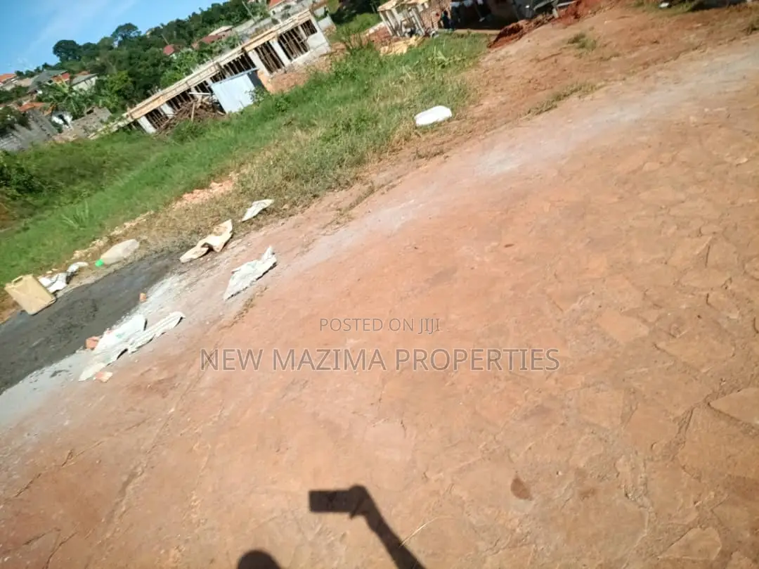 20 Decimals on Forced Sale in Heart of Bwebajja Heights in Division A