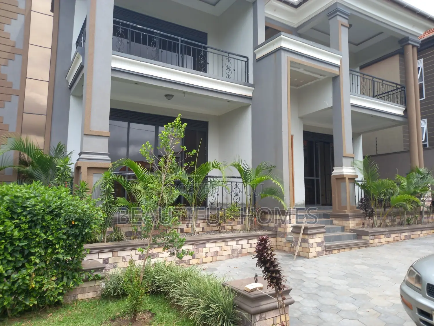 Furnished 6bdrm House in Kisaasi, Nakawa for sale in Nakawa