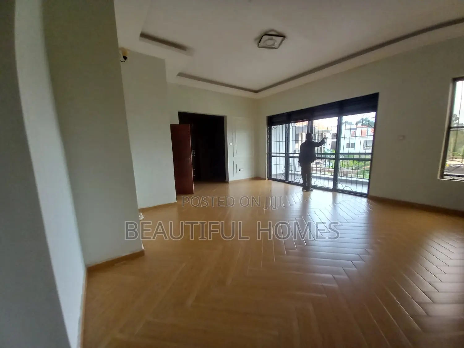 Furnished 6bdrm Duplex in Kisaasi, Nakawa for sale in Nakawa