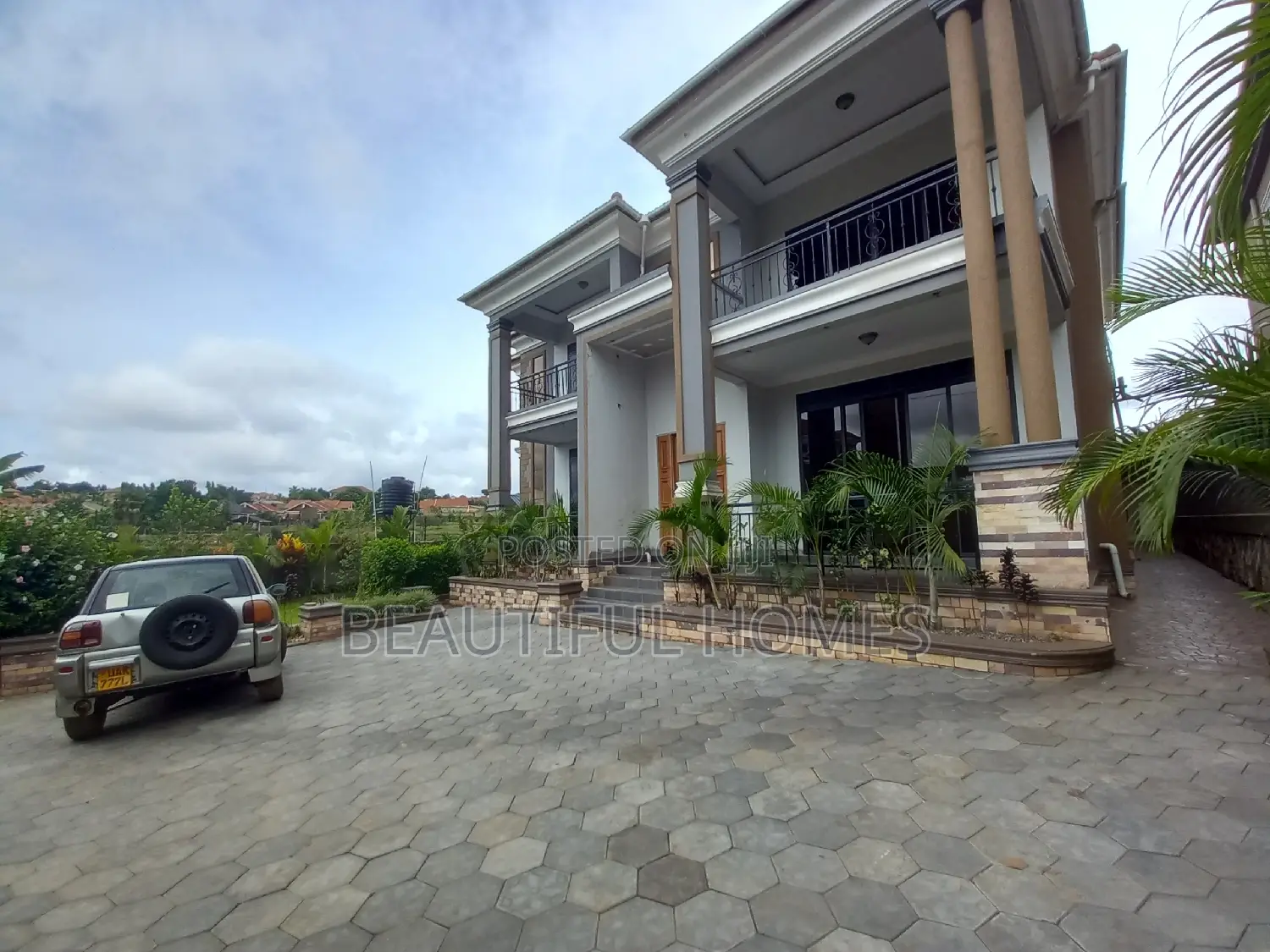 Furnished 6bdrm Duplex in Kisaasi, Nakawa for sale in Nakawa