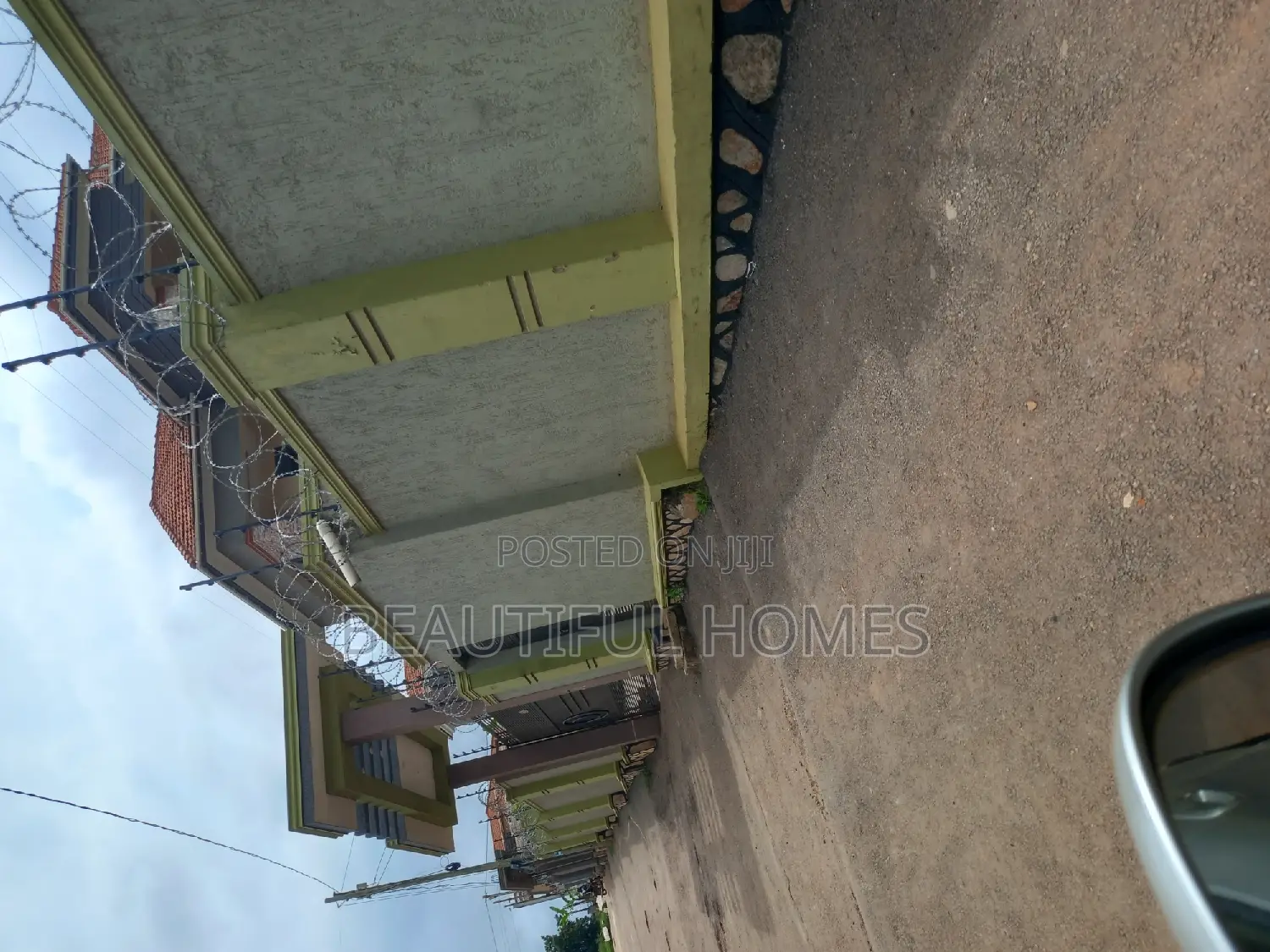 Furnished 6bdrm Duplex in Kisaasi, Nakawa for sale in Nakawa
