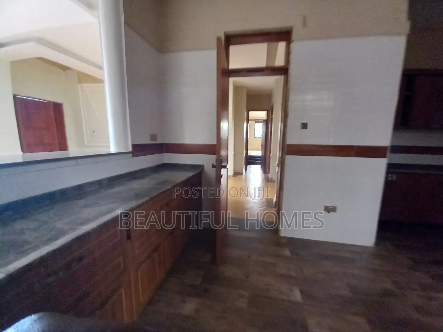 Furnished 6bdrm Mansion in Kisaasi, Nakawa for sale in Nakawa