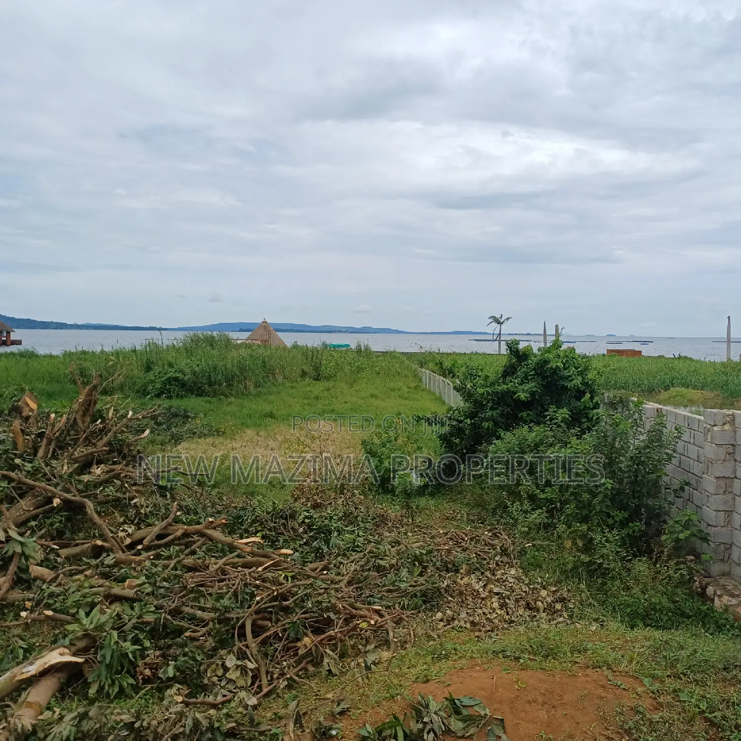 Very Beautiful Hot Plots With Lake View on Sale in Busabaala in Division A