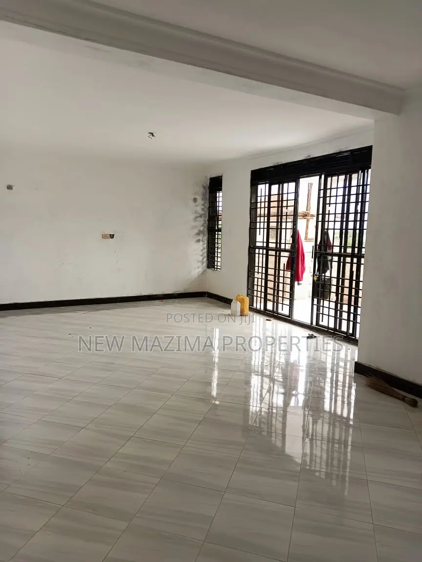 Mini Flat in Kitende Ntebe Rd, Division A for sale in Division A